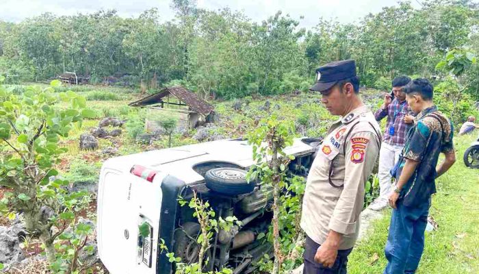 Hendak Antar Uang ke ATM, Mobil Grandmax Terguling di Hutan Sodong Paliyan