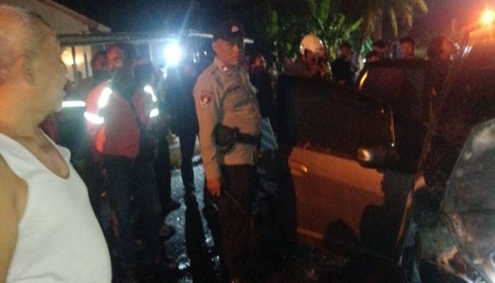 Mobil Terbakar di Kemusuk Lor, Api Lahap Bagian Depan dalam Hitungan Menit
