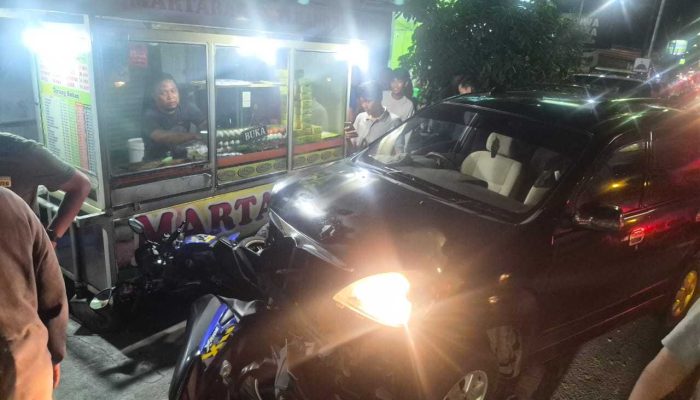 Dua Warga Playen Alami Luka Serius dalam Kecelakaan di Simpang Tiga Mantub