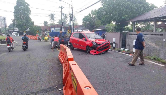 Ayla Terjun ke Sungai di Jalur Parangtritis, Dua Penumpang Luka-Luka