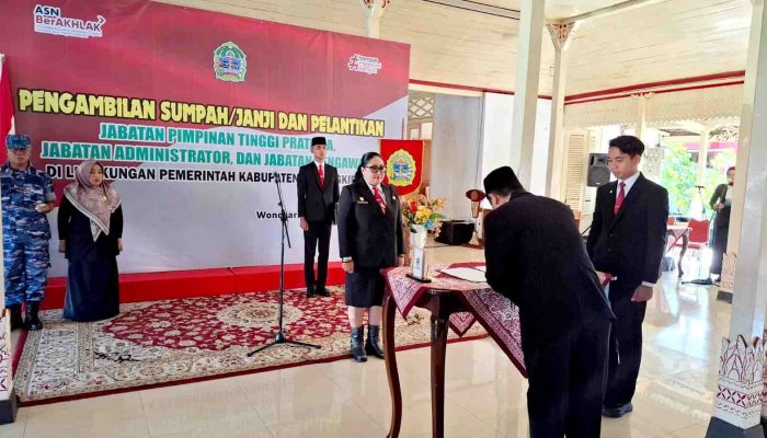 Bupati Gunungkidul Lantik 16 Pejabat Eselon II, Tekankan Integritas Birokrasi