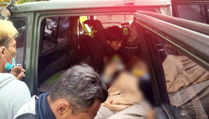 Diserempet Mobil Saat Jalan Menanjak, Pengendara Honda PCX Tak Sadarkan Diri