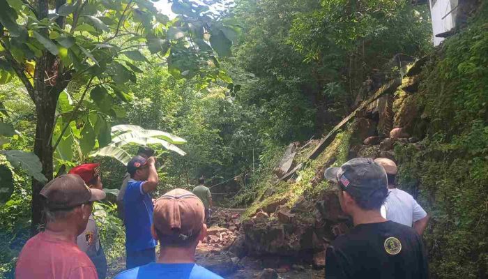 Talut Rumah Jebol di Imogiri, Akses Jalan Antar-RT Sempat Lumpuh