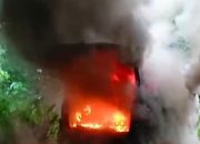 Baru Saja Isi BBM, Mobil Warga Kulonprogo Mendadak Dilalap Api