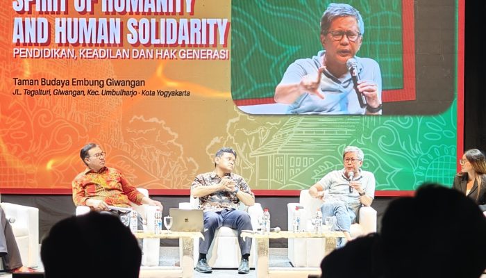 “No Rocky, No Party,” saat Rocky Gerung Membuat Panas Forum Pandu Negeri di Yogyakarta
