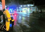 Motor Oleng Usai Serempetan, Gerobak Pedagang Ikut Tertabrak, Pemotor Patah Tulang