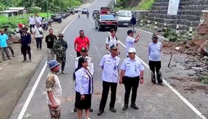 Material Lebih Besar dari Tahun Lalu, Longsor Kembali Lumpuhkan Jalur Clongop