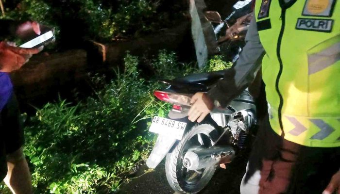 Diduga Tak Sempat Hindari Lubang, Pengendara Motor Terjatuh di Jalan Jogja-Wonosari Patuk