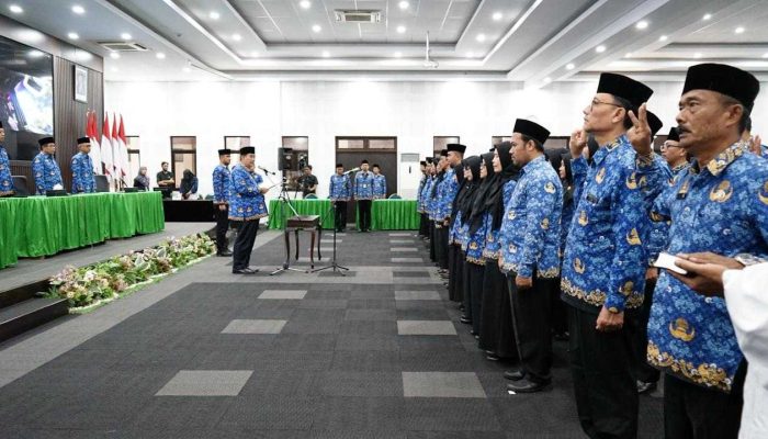 Perkuat Tata Kelola Pemerintahan dan Mutu Pendidikan, 100 Kepala Sekolah dan Pejabat Fungsional Dilantik