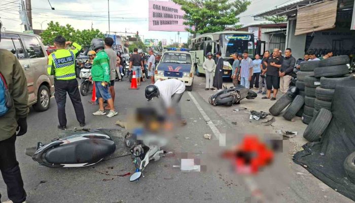 Nekat Salip di Jalan Wonosari Bantul, Motor Beat Tabrak Scoopy dari Arah Berlawanan