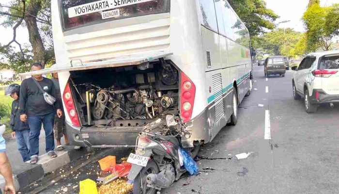 Tabrak Bus Mogok di Ring Road Banguntapan, Mahasiswa Asal Pekalongan Patah Tulang