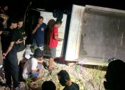 Truk Angkut 7 Penumpang Terguling di Jalur JJLS Balong, 2 Meninggal Dunia