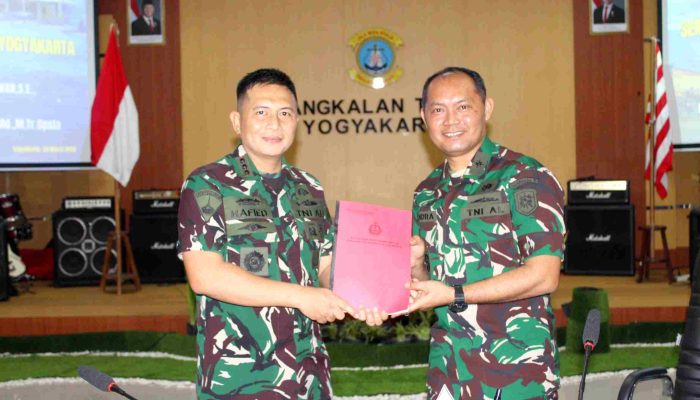 Tongkat Komando Lanal Yogyakarta Berganti, Hafied Serahkan Capaian ke Hendra Siregar