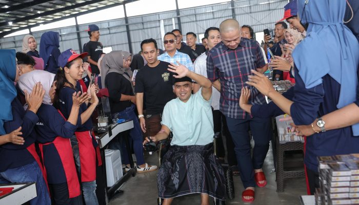 Halal bi Halal Perusahaan Rokok HS : Tebar 150 Paket Umroh dan Komitmen untuk Merekrut Karyawan Difabel
