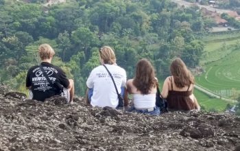 Jelajah Meteor Garden di Kawasan Gunung Api Purba Nglanggeran Gunung Kidul