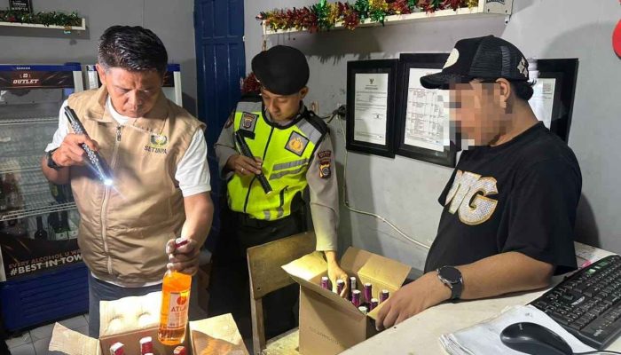 Outlet 23 Jadi Target Razia, Polisi Sita Puluhan Botol Miras di Kretek Bantul
