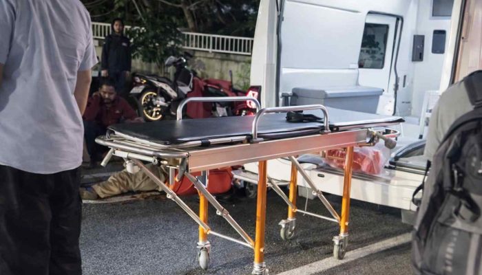 Pejalan Kaki Tertabrak Gran Max di depan Ding’s Coffe Siyono, Alami Cedera Kepala Serius