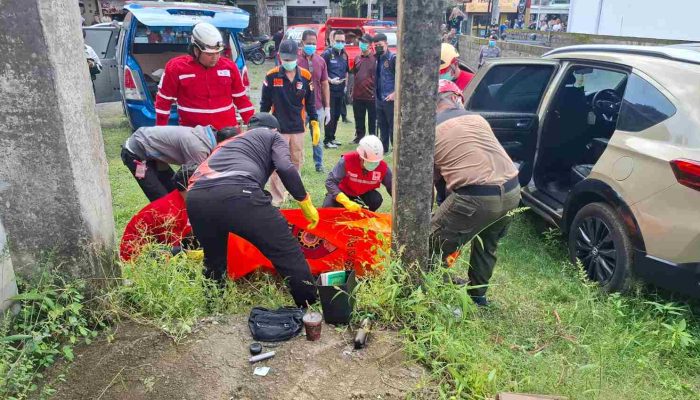 Warga Curiga Mobil Mangkrak, Ternyata Ada Mayat di Balik Kemudi