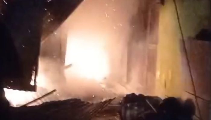 Gudang Penuh Barang Mudah Terbakar di Ponjong Hangus, Kerugian Belasan Juta Rupiah