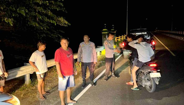 Hantam Beton Tugu Jembatan Rowari, Motor Scoopy Ringsek Parah, Pengendara Luka Serius