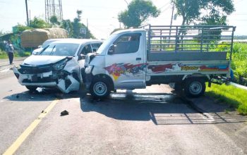 Ambil Jalur Lawan, Pick Up Grand Max Tabrak Sigra di Galur