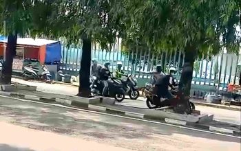 Diduga Lakukan Provokasi, Sekelompok Pelajar Berseragam Corat-coret Kabur saat Polisi Datang