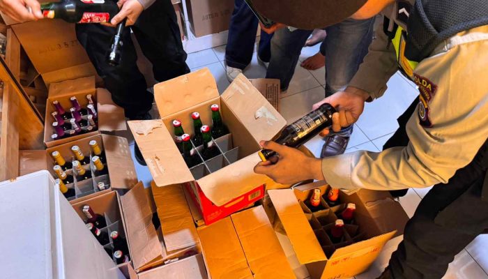 Tiga Outlet 23 Digerebek dalam Semalam, Polisi Temukan 379 Botol Miras