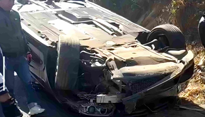 Diduga Salah Antisipasi Tikungan, BMW Tabrak Tebing dan Terbalik di Imogiri