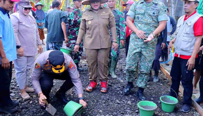 Tradisi Kepyakan Gotong Royong Tetap Terjaga, Kapolres Gunungkidul Beri Apresiasi kepada Warga