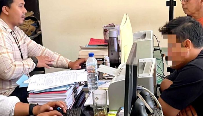 Cari Seseorang Tak Ketemu, Pria Bersenjata Parang Mengamuk dan Lukai Warga