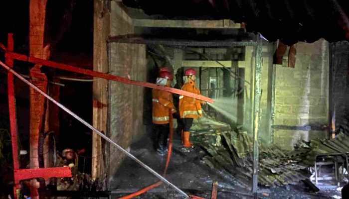 Kebakaran Hanguskan Rumah dan Tempat Servis Jok Motor di Wates, Kerugian Capai Rp330 Juta