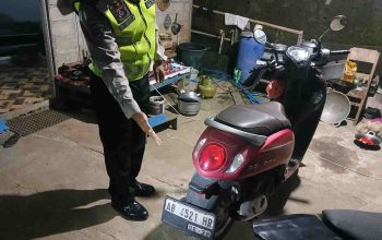 Diduga Akibat Tumpahan Solar, Pengendara Honda Scoopy Terjatuh di Tikungan Pedotan Wetan Patuk