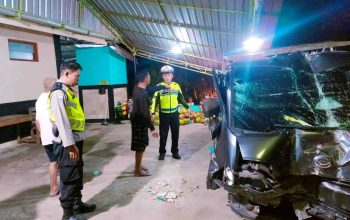 Mobil Daihatsu Hantam Pagar Masjid di Bedoyo Ponjong, Sopir Diduga Mengantuk