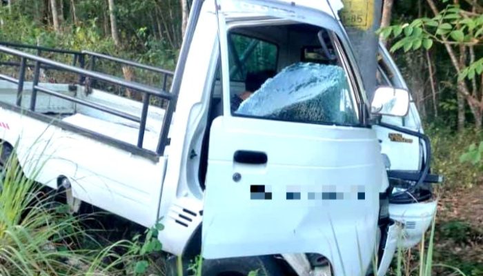 Mobil Pikap Tabrak Tiang Listrik di Pengasih, Polisi: Diduga Rem Mengalami Gangguan
