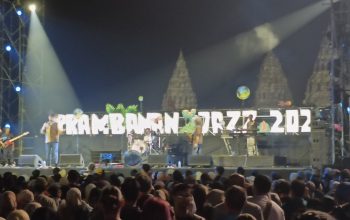 Riuh Romantis dan Kembalinya NIKI di Hari Kedua Prambanan Jazz Festival 2026