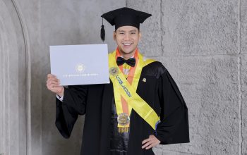 Cerita Fajar Munichputranto Raih Predikat Wisudawan Terbaik FEB UGM dan Valedictorian UQ