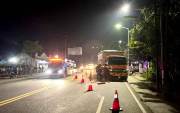 Sigra Tabrak Truk Tronton di Wates, 2 Orang Dilarikan ke Rumah Sakit