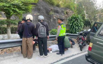 Motor Tabrak Pembatas Jalan di Tikungan Slumprit, 2 Mahasiswa Alami Cedera Kepala dan Patah Gigi