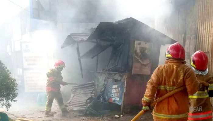 Lupa Matikan Tungku, Gerobak Jualan Bensin dan Rokok Terbakar