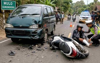 Kecelakaan Lalu Lintas di Jalan Wonosari-Baron, Pengendara Honda PCX Patah Tulang Kaki