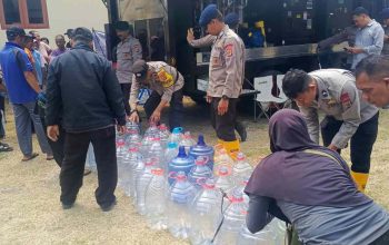Atasi Kekeringan, Polda DIY Bantu Air Layak Konsumsi untuk Warga Tepus