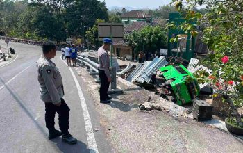 Elf Mundur Masuk Jurang di Tanjakan Bundelan Ngawen, 1 Penumpang Meninggal