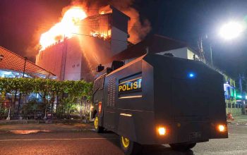 Kebakaran Toko Batik di Margo Mulyo Yogyakarta, Api Muncul dari Dapur Lantai 3