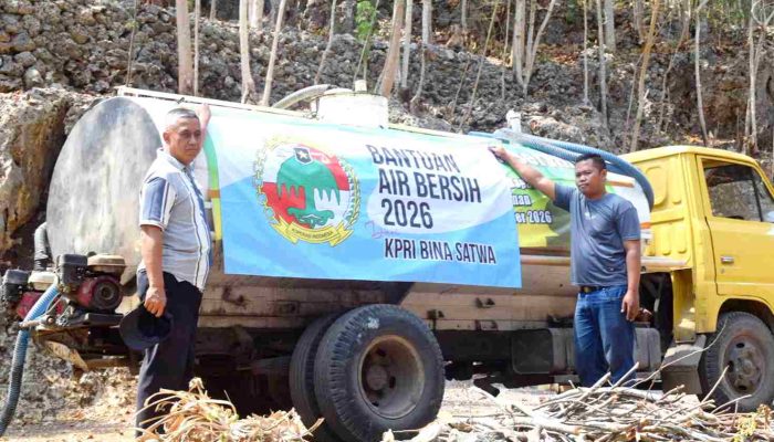 KPRI Bina Satwa Salurkan 7 Tangki Air Bersih untuk Warga Dondong Saptosari