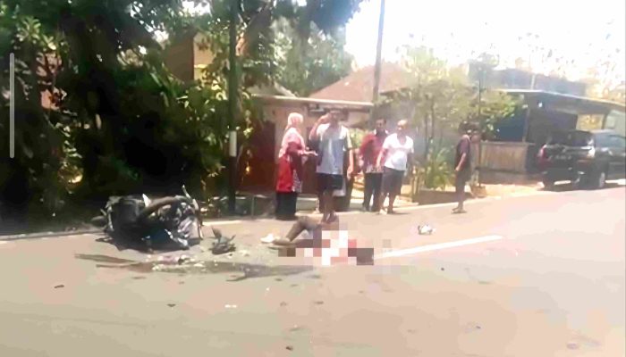 Vario Tabrak Innova di Karangmojo, Pengendara 20 Tahun Alami Patah Tangan
