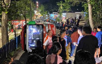 Lima Penumpang Luka-luka Usai Bus Daihatsu Terguling di Jalan Wonosari-Baron