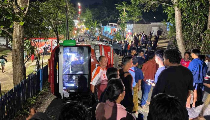 Lima Penumpang Luka-luka Usai Bus Daihatsu Terguling di Jalan Wonosari-Baron