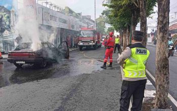 Mobil Charade Terbakar di Jalan Bantul Yogyakarta, Tak Ada Korban Jiwa